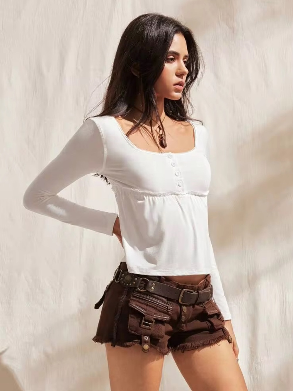 White Long-Sleeve Scoop Neck Top - Classic Women's Tee